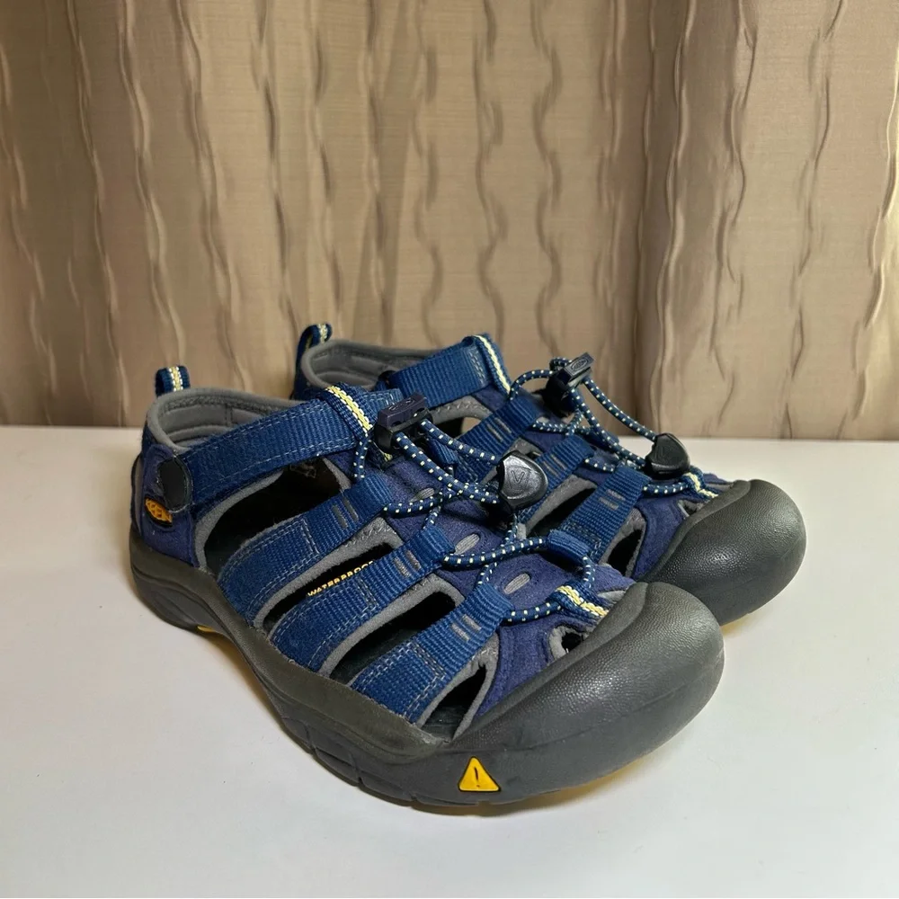 Keen Newport H2 Youth Big Kid's 3 Navy Waterproof Toggle Laced Unisex 1009962